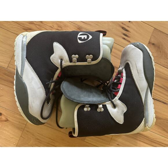90’s Vintage Burton Freestyle Snowboard Boots Men's size 9 Gray and White - Picture 5 of 10